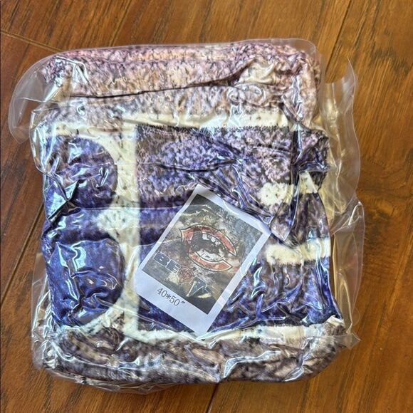 NWT NFL Football Chicago Bears 40” x 50” Blanket Throw Sports - Picture 2 of 3